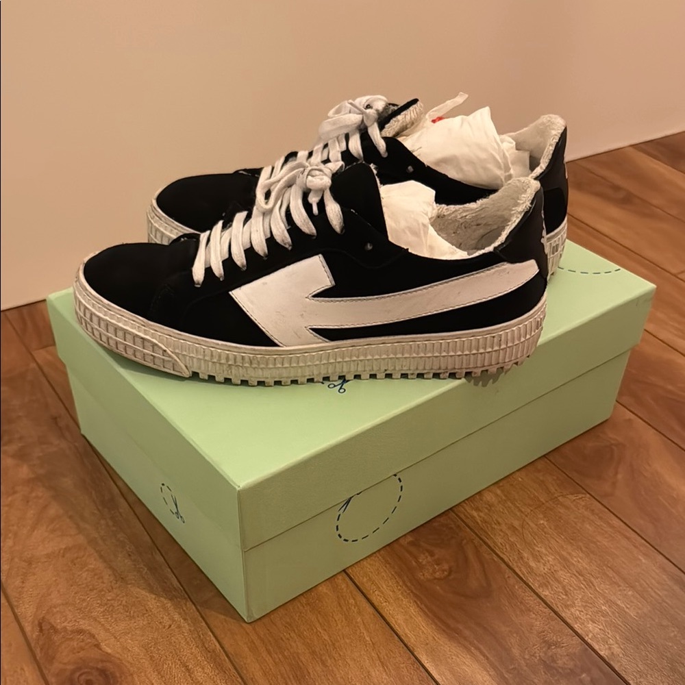 OFF WHITE Sneakers